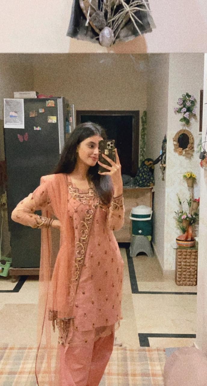 Cute-Expressions-Girl-Photo Cute-Expressions-Girl-Photo