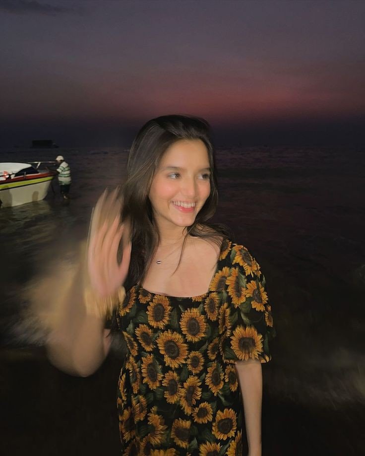 Lovely-Girl-DP Lovely-Girl-DP