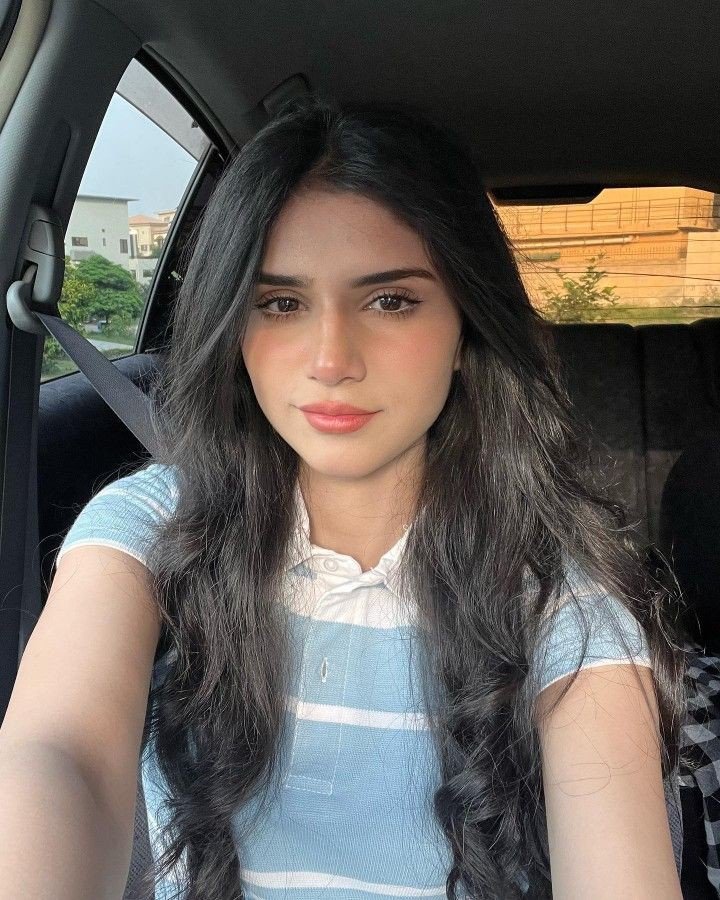 Lovely-Instagram-DP Lovely-Instagram-DP