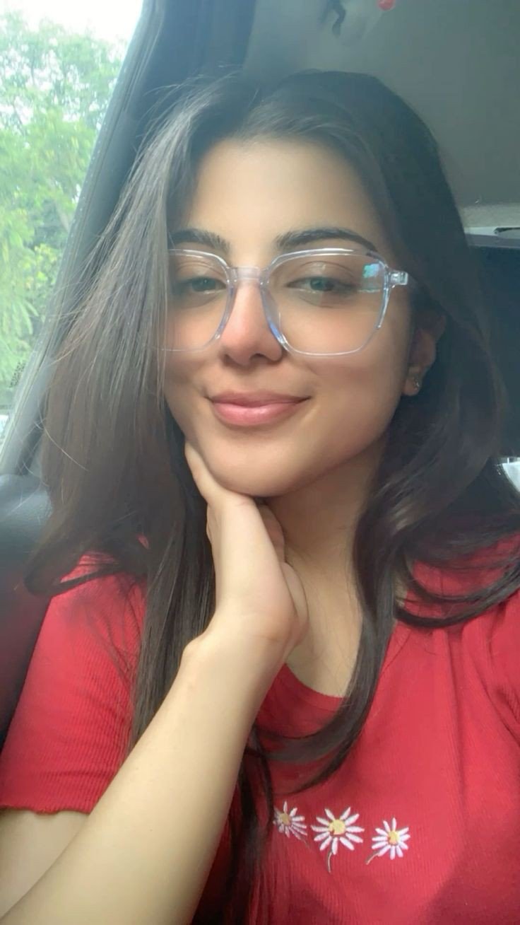 Social-Media-Girl-DP Social-Media-Girl-DP