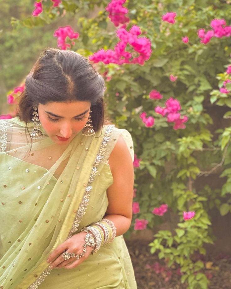 Social-Media-Girl-DP Social-Media-Girl-DP