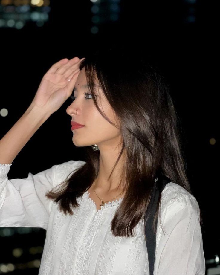 Stylish-Casual-Girl-DP Stylish-Casual-Girl-DP