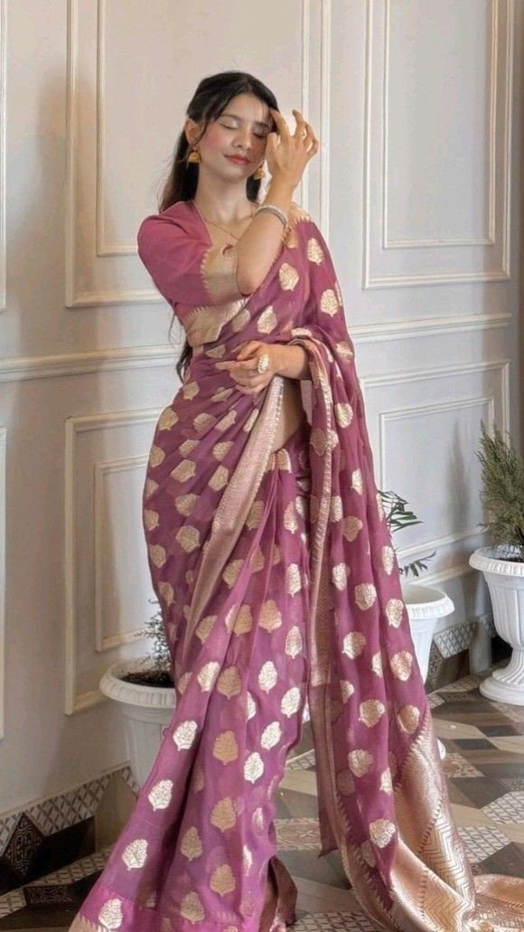 black-saree-girl-dp-hd black-saree-girl-dp-hd