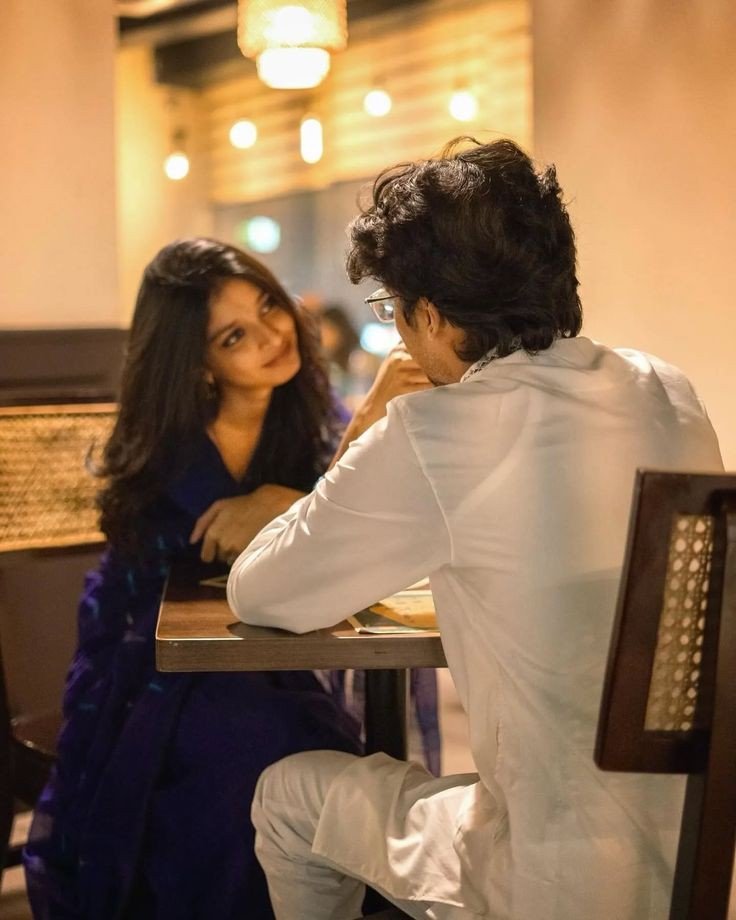 half-half-instagram-cute-couple-dp-animation half-half-instagram-cute-couple-dp-animation