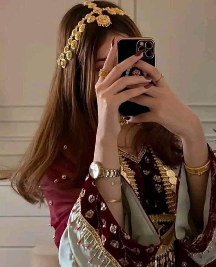 girl-photo-dp-alone girl-photo-dp-alone
