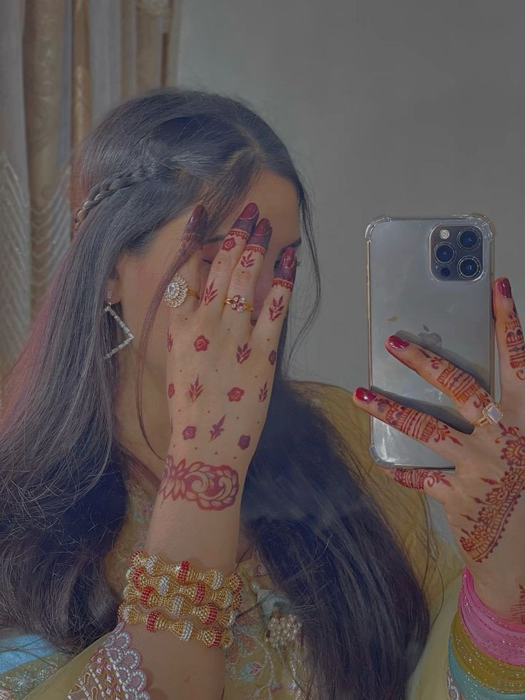 girl-photo-dp-instagram-hidden-face-attitude-simple girl-photo-dp-instagram-hidden-face-attitude-simple