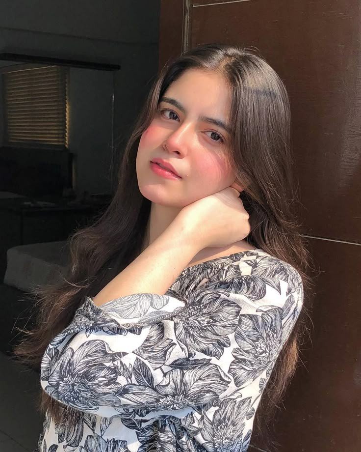 Smiling-Instagram-Girl-DP Smiling-Instagram-Girl-DP