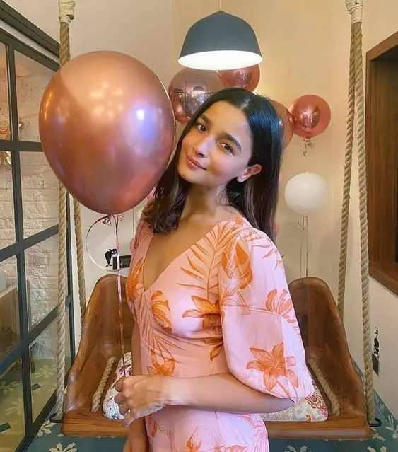 ladki-ka-dp-achcha-wala ladki-ka-dp-achcha-wala