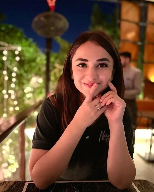 ladki-ki-dp-attitude ladki-ki-dp-attitude