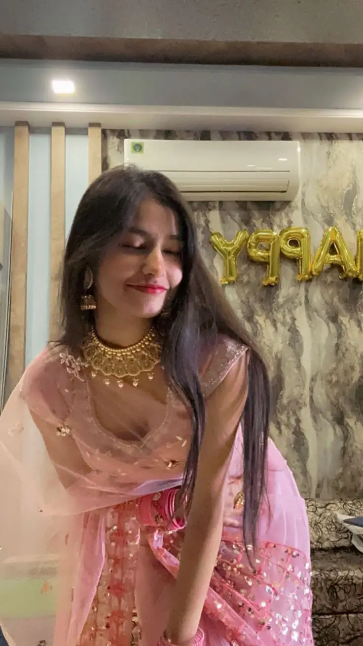 ladki-ki-photo-blur ladki-ki-photo-blur